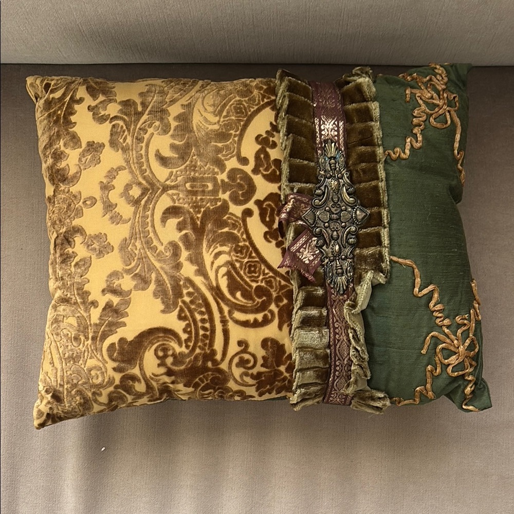 Elegant Green and Gold Decorative Pillow